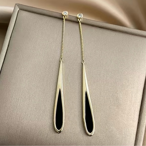 NWT Long Black Droplet Design Dangle Earrings 14K Gold Plated - Picture 7 of 9